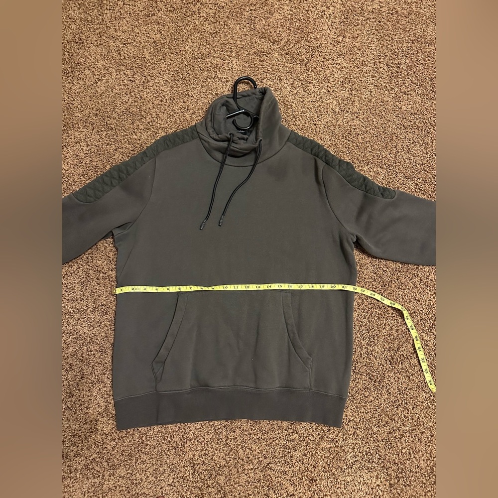 H & M Sweatshirt
